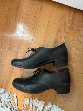 Dansko Women's Lace-Up Oxford Heels in Dark Green size 38